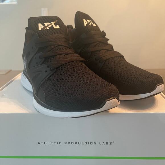 APL Athletic Propulsion Men\'s Ascend Trainer Sneaker Size 7 Unisex Black Mid-Cut main image 7